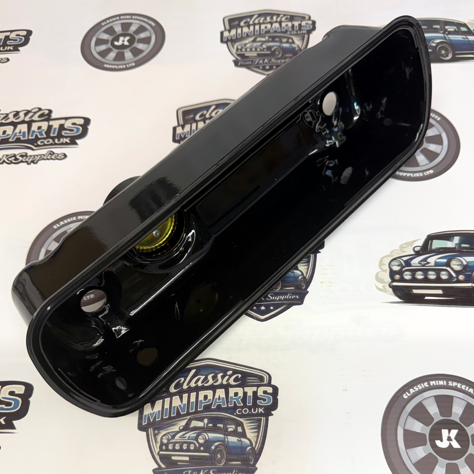 O.E STYLE BLACK ROCKER COVER